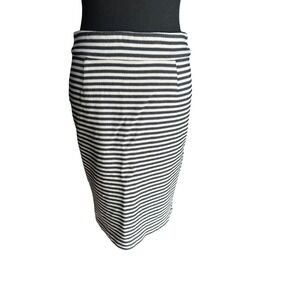 Banana‎ Republic pencils skirt size 2 black white striped
